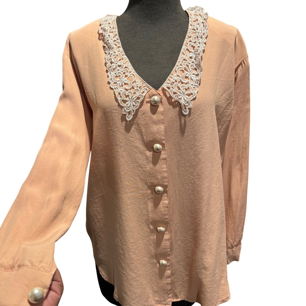80/90s Vintage Contempo Casual Peach Lace Collar Pearl Button Blouse Made in USA